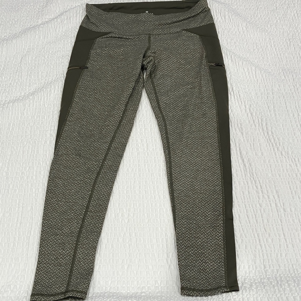 Athleta Olive and White Criss Cross Patterned Leggings